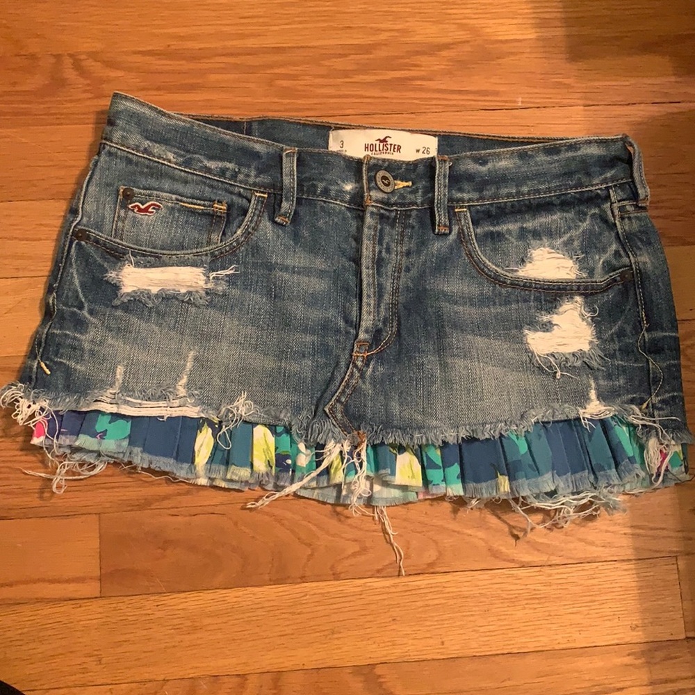Hollister distressed denim jean mini skirt
